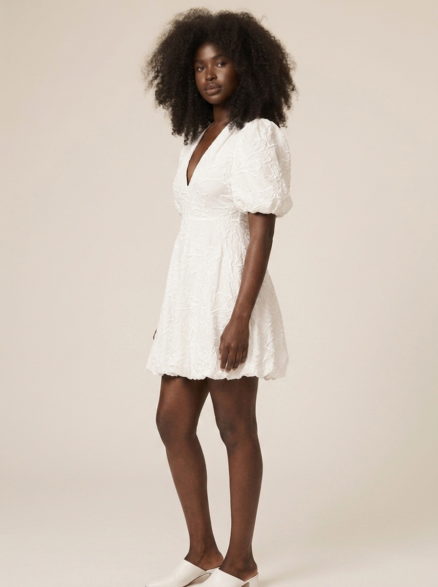 Robe Celeste vue trois-quarts