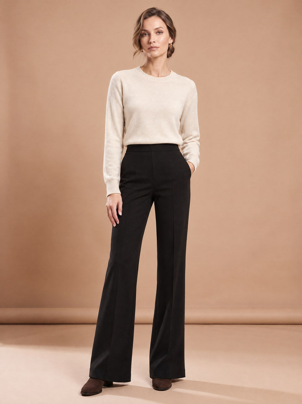 Pantalon Flare Noir porté
