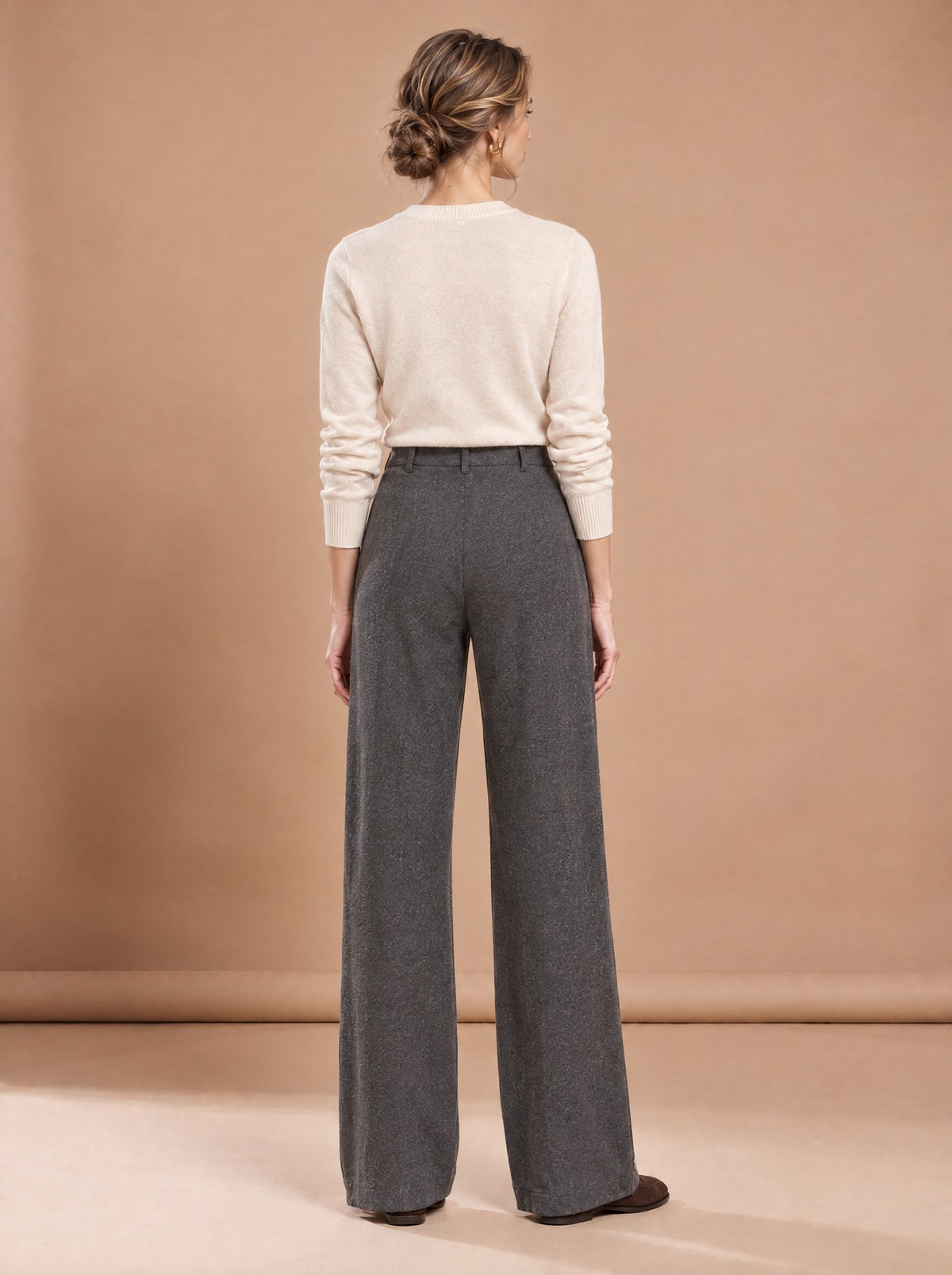 Pantalon Gris vu de dos