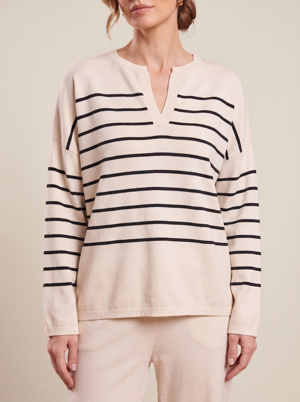 Aurélie Set, detail of the neckline and stripes
