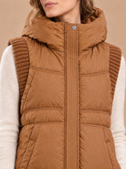 Gilet Berthe détail de la capuche et des empiècements en maille