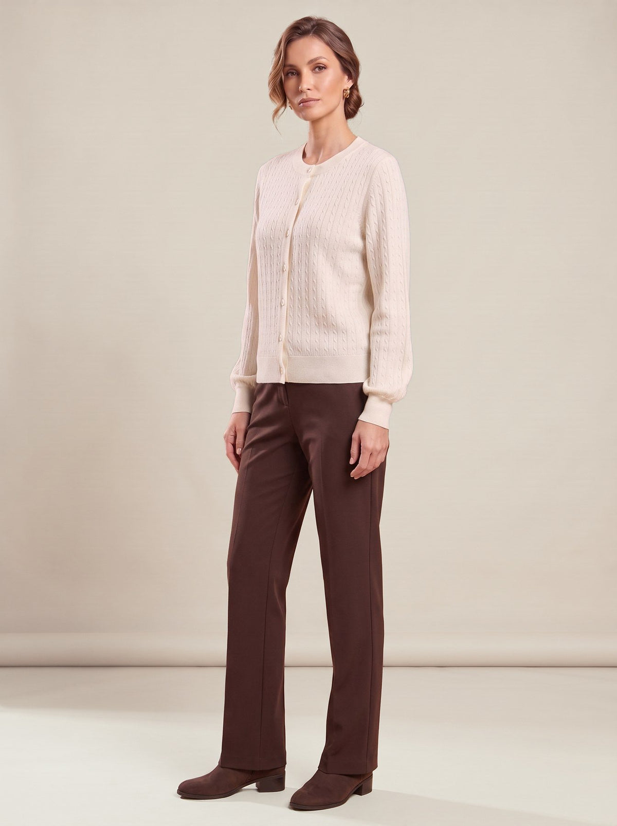 Éliane Cardigan, three-quarter view