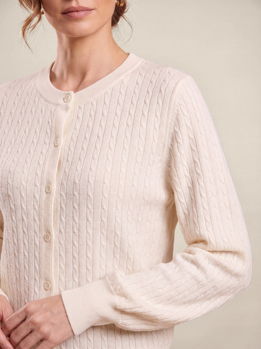 Éliane Cardigan, detail of the buttons and cable knit