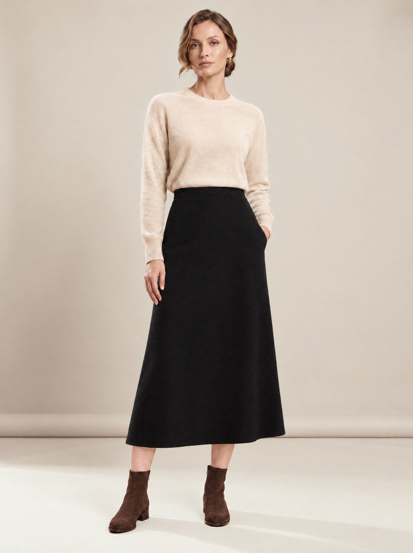 Café Skirt in black