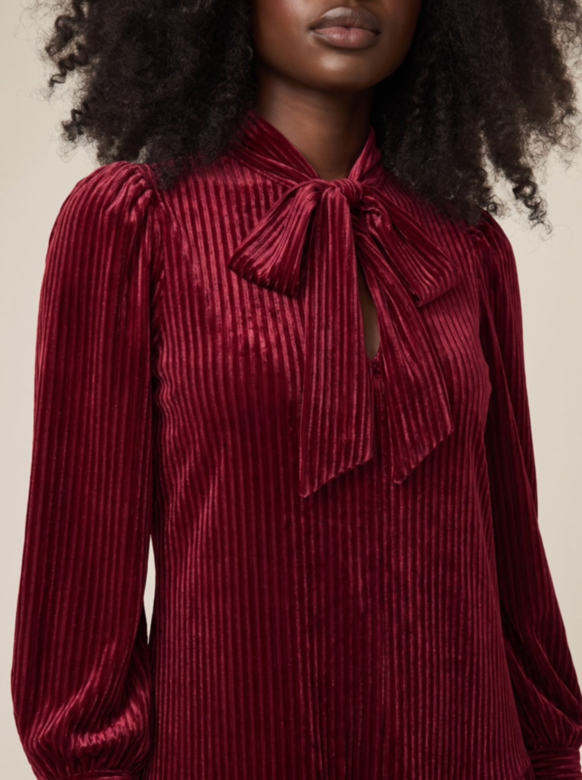 Robe Colette détail du col lavallière