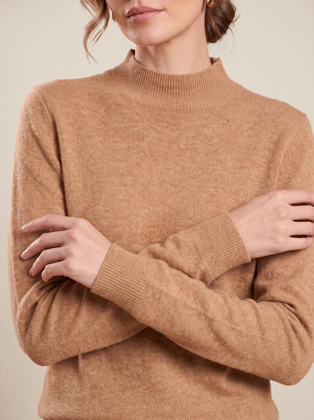 Armande Top, detail of the collar and knit